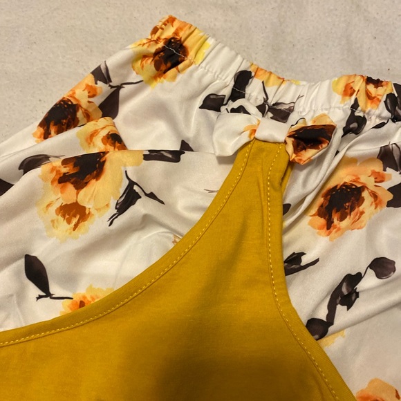 🧨SHEIN Baby Bow One Shoulder Top & Floral Print Skirt NWT (size 2-3) - Picture 4 of 12